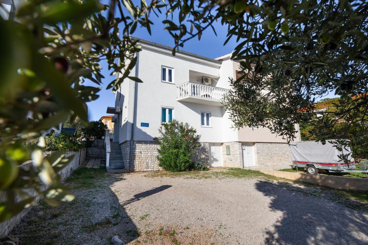 Apartments Aisa* Countryside Holiday Just 500M From The Beach! Krk Town Eksteriør billede