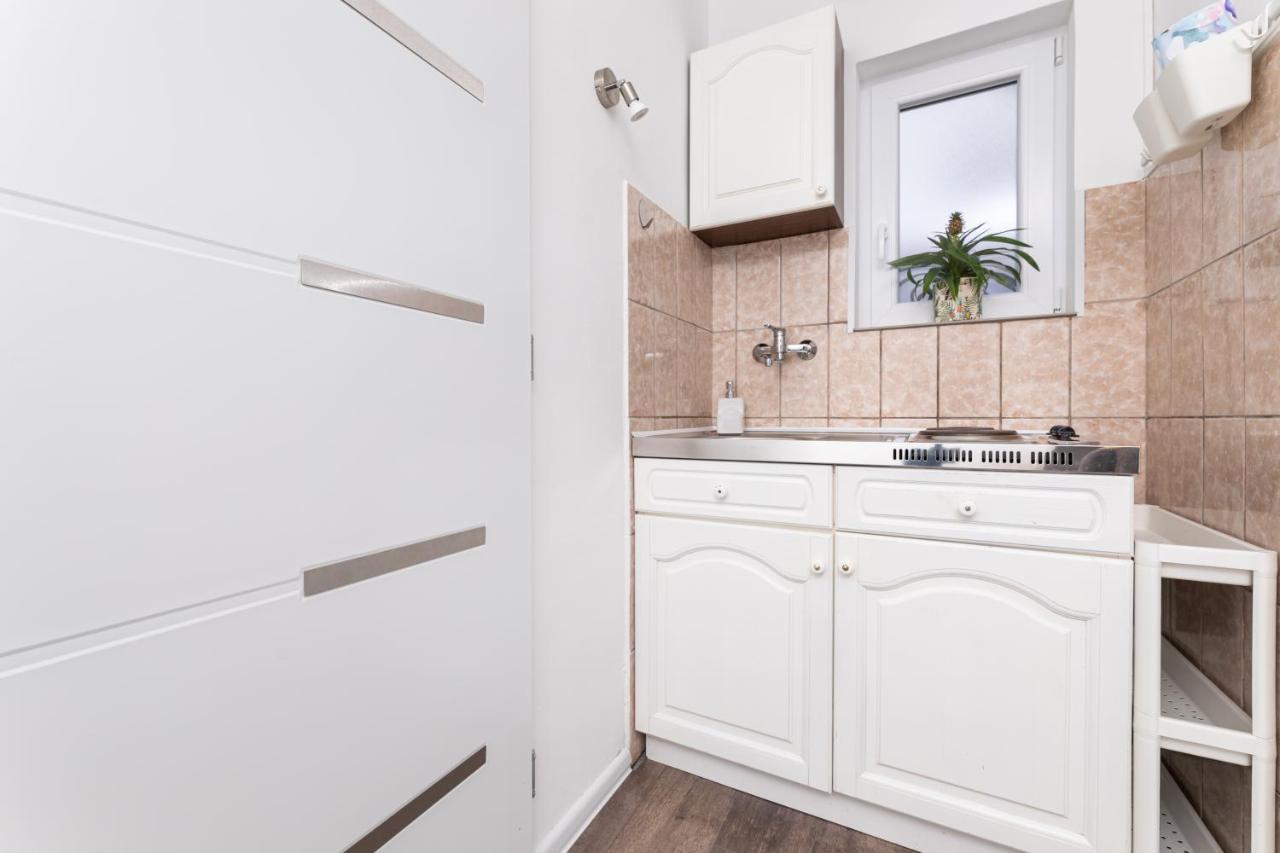 Apartments Aisa* Countryside Holiday Just 500M From The Beach! Krk Town Eksteriør billede