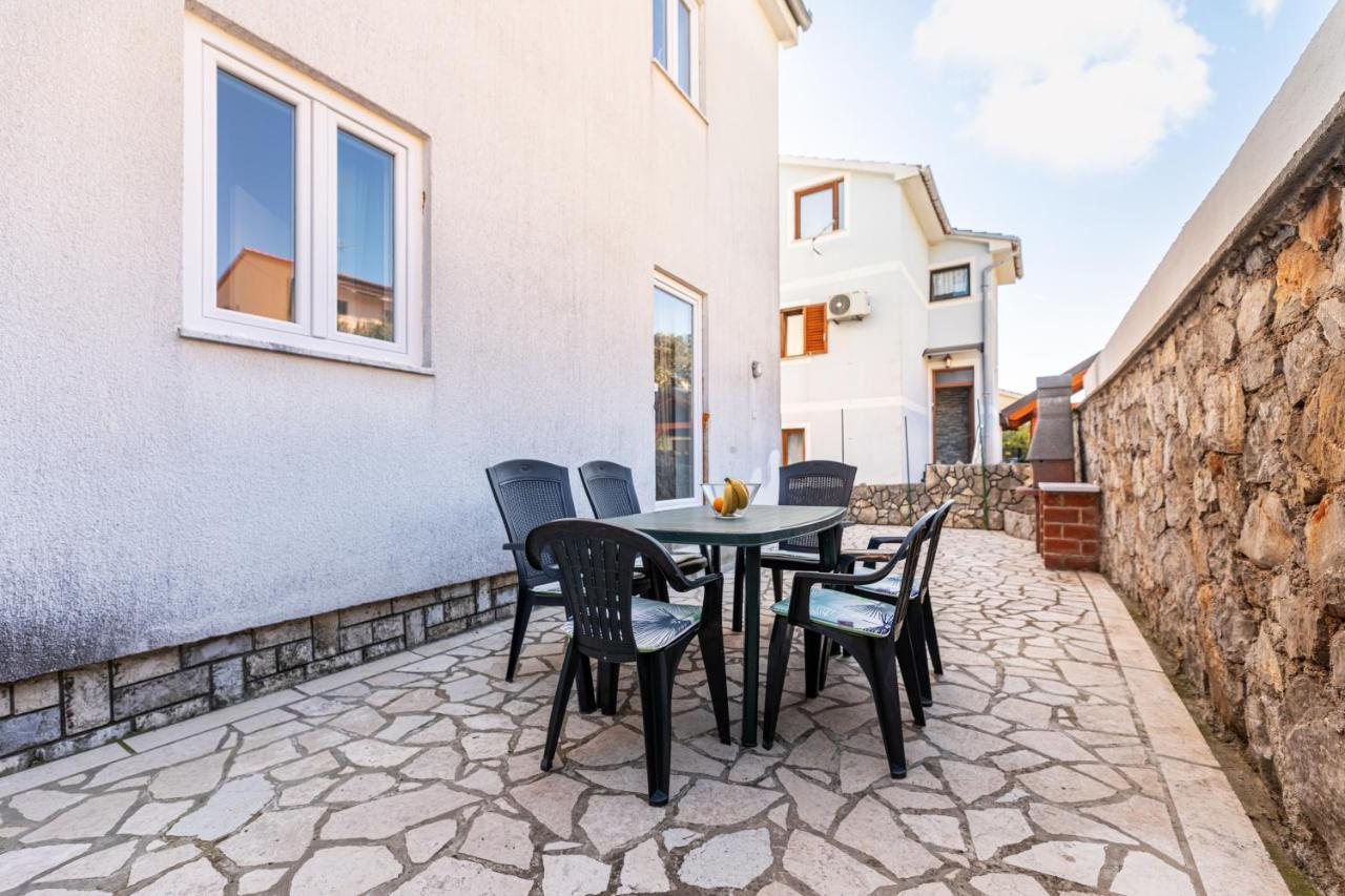 Apartments Aisa* Countryside Holiday Just 500M From The Beach! Krk Town Eksteriør billede